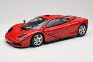 McLaren F1 Piros Minichamps 1:12 530133125 Fém