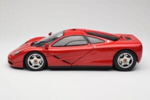 McLaren F1 Piros Minichamps 1:12 530133125 Fém – 5. kép a 9-ből