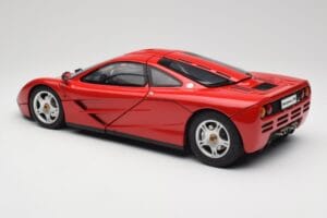McLaren F1 Piros Minichamps 1:12 530133125 Fém – 8. kép a 9-ből