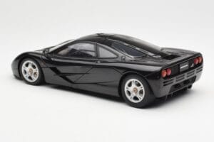 McLaren F1 Road Car Fekete AUTOart 1:18 76002 Fém – 7. kép a 8-ből