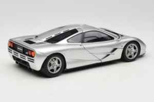 McLaren F1 Ezüst LCD 1:18 LCD18014-SI Fém – 3. kép a 8-ből