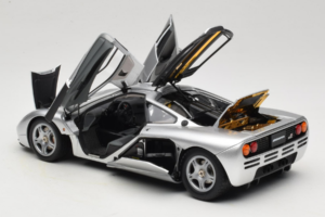 McLaren F1 Ezüst LCD 1:18 LCD18014-SI Fém – 5. kép a 8-ből
