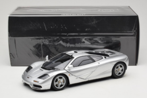 McLaren F1 Ezüst LCD 1:18 LCD18014-SI Fém – 8. kép a 8-ből