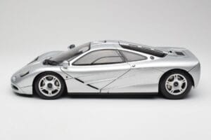 McLaren F1 Ezüst Minichamps 1:12 530133129 Fém – 4. kép a 8-ből