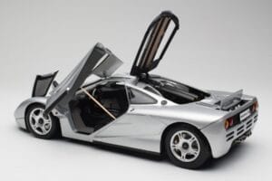 McLaren F1 Ezüst Minichamps 1:12 530133129 Fém – 5. kép a 8-ből