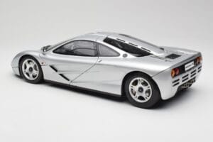 McLaren F1 Ezüst Minichamps 1:12 530133129 Fém – 7. kép a 8-ből