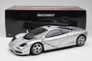 McLaren F1 Ezüst Minichamps 1:12 530133129 Fém – 8. kép a 8-ből