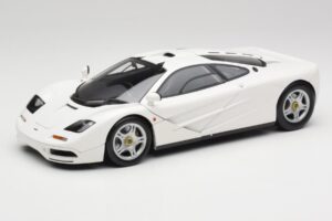 McLaren F1 Fehér Minichamps 1:18 530133424 Fém
