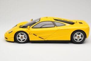 McLaren F1 Sárga Minichamps 1:12 530133121 Fém – 5. kép a 9-ből