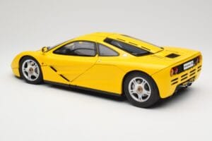 McLaren F1 Sárga Minichamps 1:12 530133121 Fém – 8. kép a 9-ből