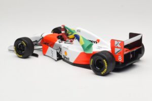 McLaren MP4/8 Ford #8 A. Senna Winner European GP Donington 1993 Minichamps 1:18 540931848 Fém – 5. kép a 6-ből