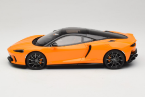 McLaren GTS Narancssárga GT Spirit 1:18 GT957 Gyanta – 3. kép a 6-ből