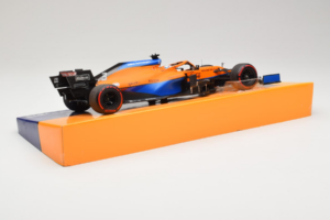 McLaren MCL35M Mercedes #3 D. Ricciardo McLaren F1 Team Bahrain Grand Prix 2021 Minichamps 1:18 533211803 Gyanta – 3. kép a 7-ből