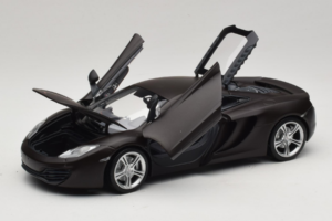 McLaren MP4-12C Matt Black Minichamps 1:18 110133021 Fém – 2. kép a 8-ből