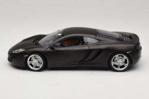 McLaren MP4-12C Matt Black Minichamps 1:18 110133021 Fém – 4. kép a 8-ből