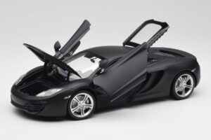 McLaren MP4-12C Matt Satellite Szürke Minichamps 1:18 110133024 Fém – 2. kép a 8-ből