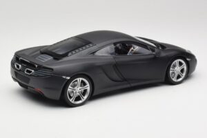 McLaren MP4-12C Matt Satellite Szürke Minichamps 1:18 110133024 Fém – 3. kép a 8-ből