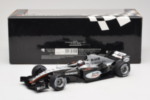 McLaren MP4-19 Mercedes J.P. Montoya Test Car 2005 Minichamps 1:18 533051880 Fém – 6. kép a 7-ből
