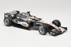 McLaren MP4-20 Mercedes #10 J.P. Montoya F1 2005 Minichamps 1:18 B66962338 Fém – 4. kép a 6-ből