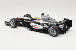 McLaren MP4-20 Mercedes #10 J.P. Montoya F1 2005 Minichamps 1:18 B66962338 Fém – 5. kép a 6-ből