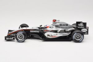 McLaren MP4-20 Mercedes #9 K. Raikkonen F1 2005 Minichamps 1:18 B66962337 Fém – 3. kép a 6-ből