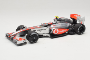 McLaren MP4-24 Mercedes #2 H. Kovalainen F1 2009 Dealer Edition Minichamps 1:18 B66960041 Fém