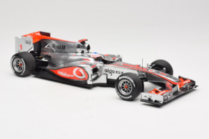 McLaren MP4-25 Mercedes #1 J. Button Vodafone McLaren Showcar F1 2010 Minichamps 1:18 530101801 Fém – 4. kép a 7-ből