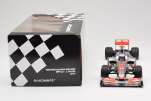 McLaren MP4-25 Mercedes #1 J. Button Vodafone McLaren Showcar F1 2010 Minichamps 1:18 530101801 Fém – 7. kép a 7-ből