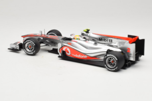 McLaren MP4-25 Mercedes #2 L. Hamilton Vodafone McLaren F1 2010 Minichamps 1:18 530101802 Fém – 5. kép a 7-ből