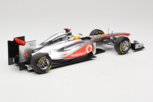 McLaren MP4-26 Mercedes #3 L. Hamilton Vodafone McLaren F1 2011 Minichamps 1:18 530111803 Fém – 2. kép a 7-ből