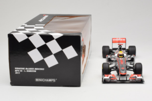 McLaren MP4-26 Mercedes #3 L. Hamilton Vodafone McLaren F1 2011 Minichamps 1:18 530111803 Fém – 7. kép a 7-ből