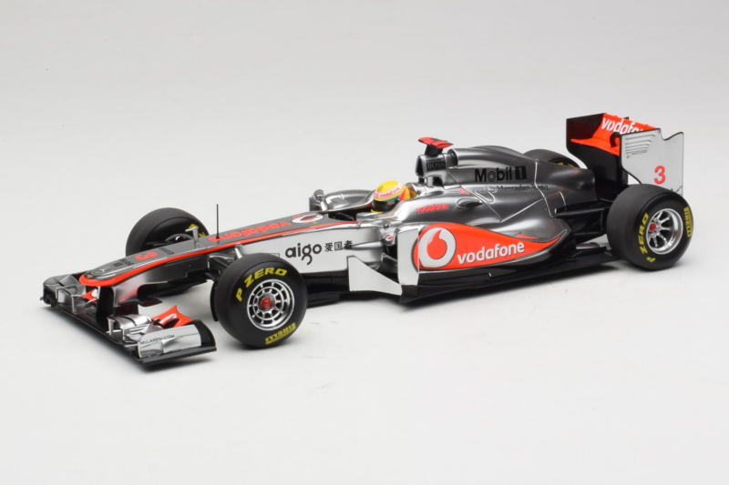 McLaren MP4-26 Mercedes #3 L. Hamilton Vodafone McLaren F1 2011 Minichamps 1:18 530111803 Fém
