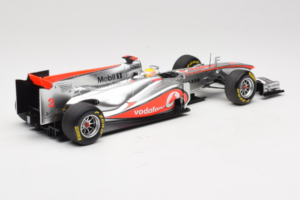 McLaren MP4-26 Mercedes #3 L. Hamilton Vodafone McLaren Showcar F1 2011 Minichamps 1:18 530111873 Fém – 2. kép a 7-ből
