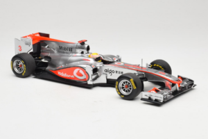 McLaren MP4-26 Mercedes #3 L. Hamilton Vodafone McLaren Showcar F1 2011 Minichamps 1:18 530111873 Fém – 4. kép a 7-ből