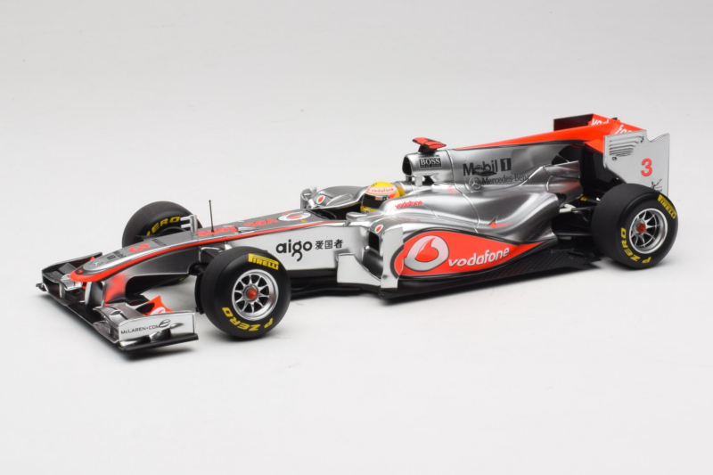 McLaren MP4-26 Mercedes #3 L. Hamilton Vodafone McLaren Showcar F1 2011 Minichamps 1:18 530111873 Fém