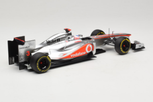 McLaren MP4-27 Mercedes #3 J. Button Vodafone McLaren Showcar F1 2012 Minichamps 1:18 530121873 Fém – 2. kép a 7-ből
