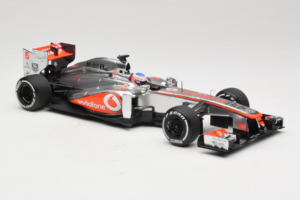 McLaren MP4-28 Mercedes #5 J. Button Vodafone McLaren F1 2013 Minichamps 1:18 530131805 Fém – 4. kép a 7-ből