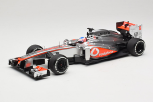 McLaren MP4-28 Mercedes #5 J. Button Vodafone McLaren F1 2013 Minichamps 1:18 530131805 Fém