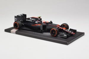 McLaren MP4-30 Honda #22 J. Button McLaren Honda F1 Team Spanish Grand Prix 2015 Minichamps 1:18 537151122 Fém – 4. kép a 7-ből