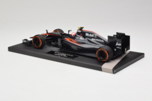McLaren MP4-30 Honda #22 J. Button McLaren Honda F1 Team Spanish Grand Prix 2015 Minichamps 1:18 537151122 Fém – 5. kép a 7-ből