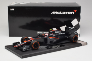 McLaren MP4-30 Honda #22 J. Button McLaren Honda F1 Team Spanish Grand Prix 2015 Minichamps 1:18 537151122 Fém – 7. kép a 7-ből