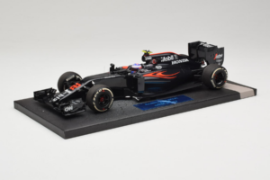McLaren MP4-31 Honda #22 J. Button McLaren Honda F1 Team Chinese Grand Prix 2016 Minichamps 1:18 537161822 Fém – 2. kép a 7-ből