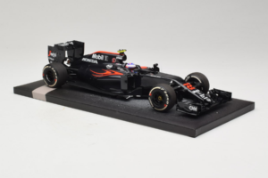 McLaren MP4-31 Honda #22 J. Button McLaren Honda F1 Team Chinese Grand Prix 2016 Minichamps 1:18 537161822 Fém – 4. kép a 7-ből