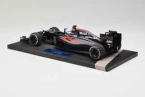 McLaren MP4-31 Honda #22 J. Button McLaren Honda F1 Team Chinese Grand Prix 2016 Minichamps 1:18 537161822 Fém – 5. kép a 7-ből