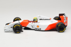 McLaren MP4/8 Ford #8 A. Senna Marlboro McLaren 1993 Minichamps 1:18 540931808 Fém – 3. kép a 7-ből