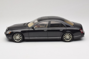 Maybach 57S Fekete AUTOart 1:18 76156 Fém – 4. kép a 7-ből