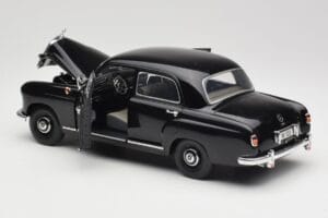 Mercedes 180 W120 Ponton Fekete Revell 1:18 08973 Fém – 5. kép a 8-ből
