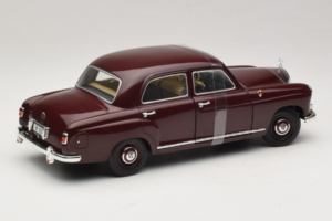 Mercedes 180 Ponton Sötétpiros Revell 1:18 08876 Fém – 2. kép a 6-ből