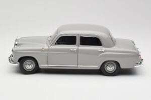 Mercedes 180 W120 Ponton Graphite Grey Revell 1:18 08974 Fém – 4. kép a 8-ből