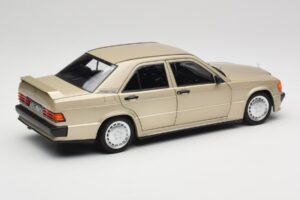 Mercedes 190E W201 2.3-16 Smoke Silver Metallic Norev 1:18 183831 Fém – 3. kép a 8-ből